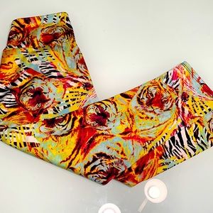 ONZIE capri workout pants